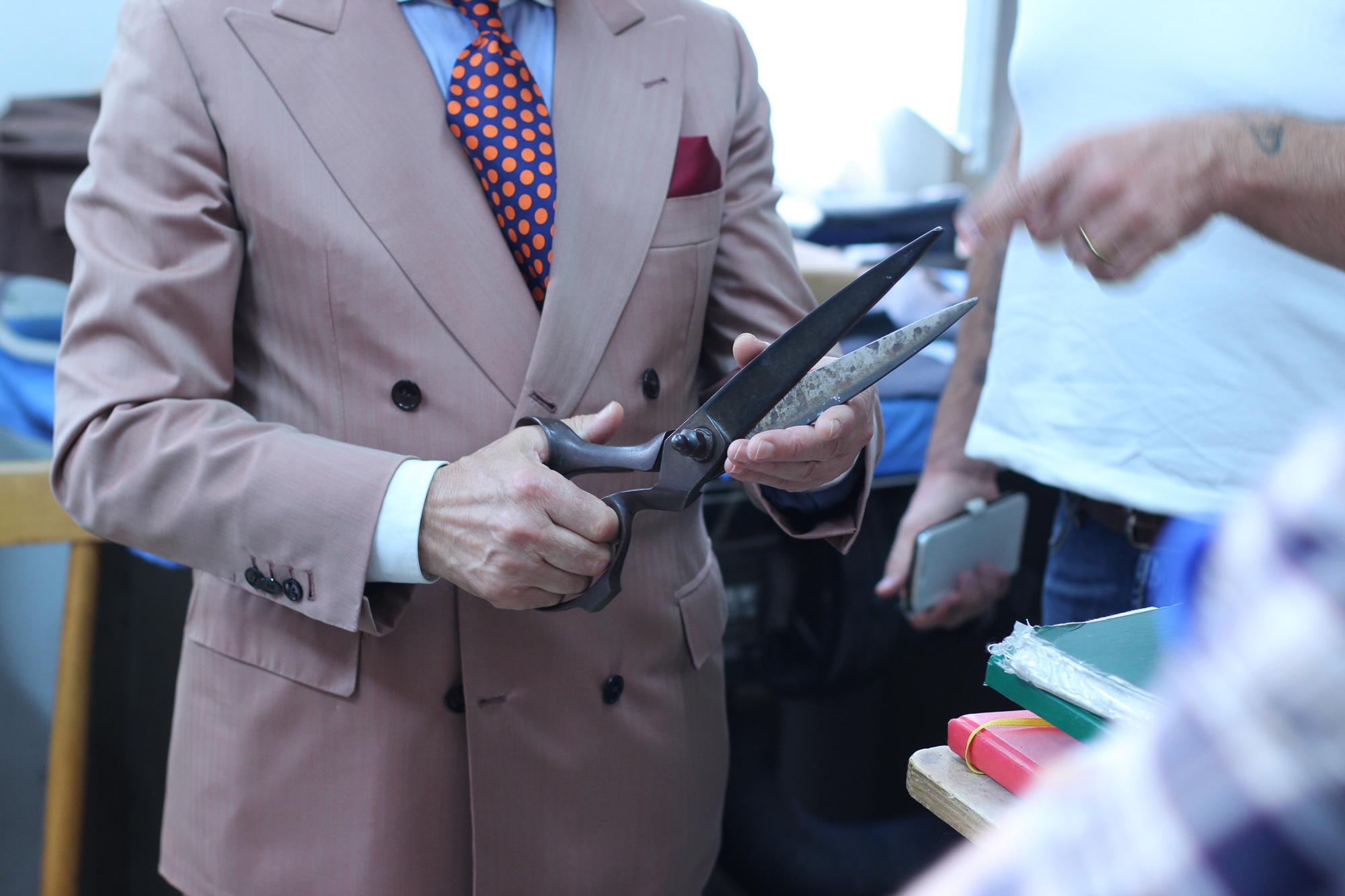 The Sicilian Chapter: Sartoria Crimi Curved dart and peculiar construction of the under-collar 