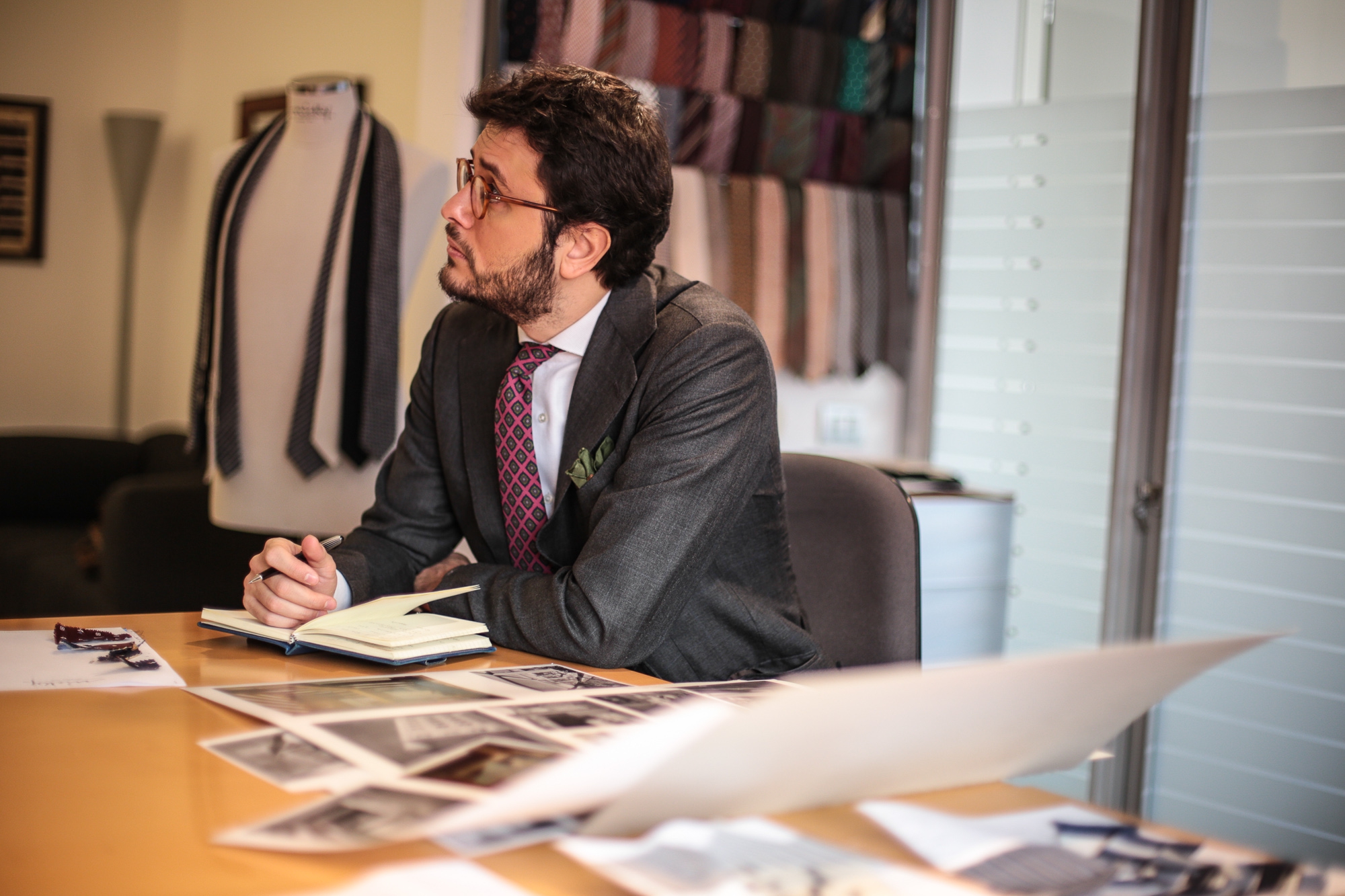 Nicky Milano: the Milanese tie since 1920 The letter from Gabriele D'Annunzio, the Nicky knot and the furniture from the 20s 