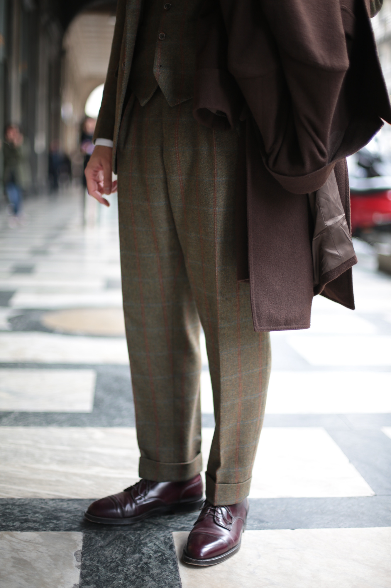 Edesim: Cashmere Coat and Lambswool Suit