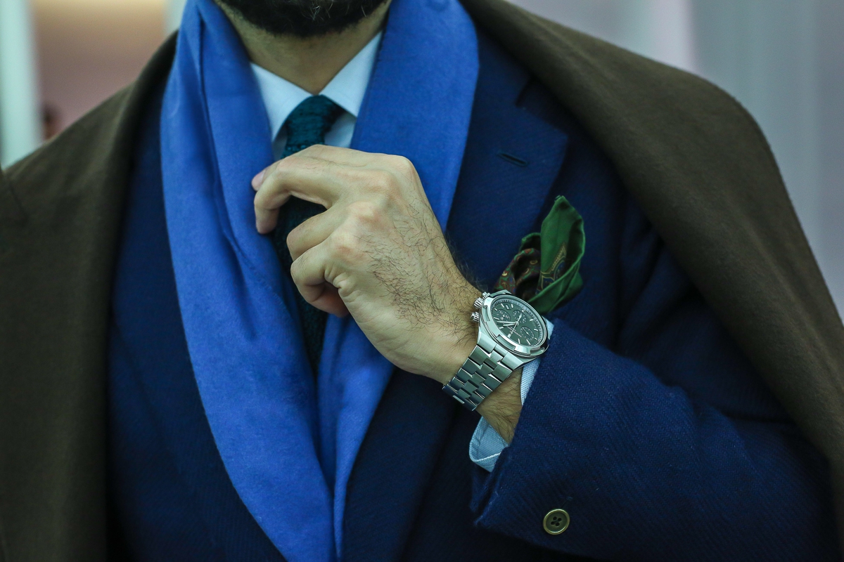 On the wrist: Vacheron Constantin Overseas Chronograph Punzone di Ginevra, Manifattura calibers and interchangeable straps