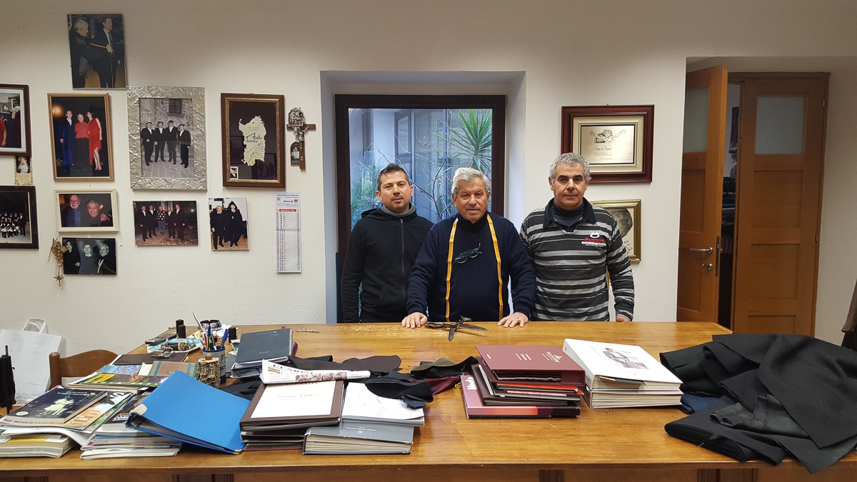 The Sardinian Chapter: Paolo Modolo The traditional Sardinian suit and the 'Mastru de pannu'